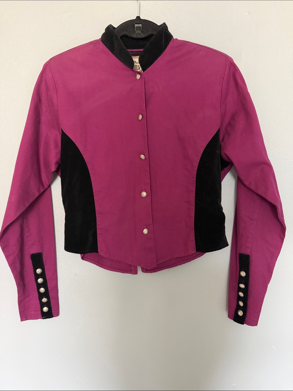 VTG Wrangler Women's 90’s Magenta Cropped Fitted Velvet Button Down Shirt Small‎
